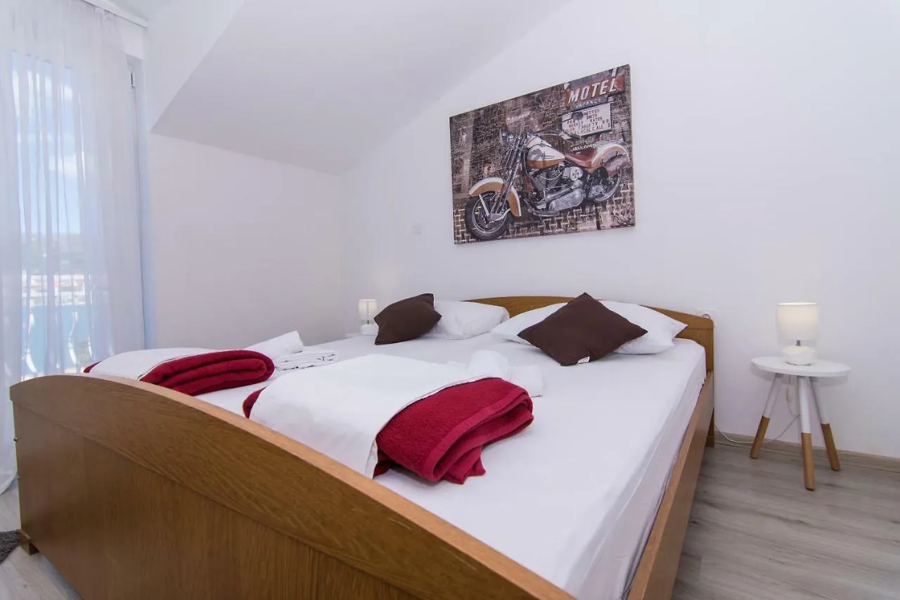 Villa Jadran Trogir Guest house